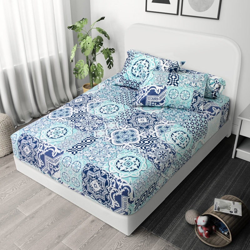 Dream World Cotton Blend Fitted Bedsheet Set